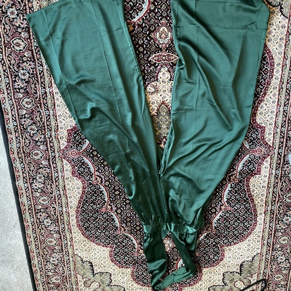 Satin halter jumpsuit - Picture 2 of 6